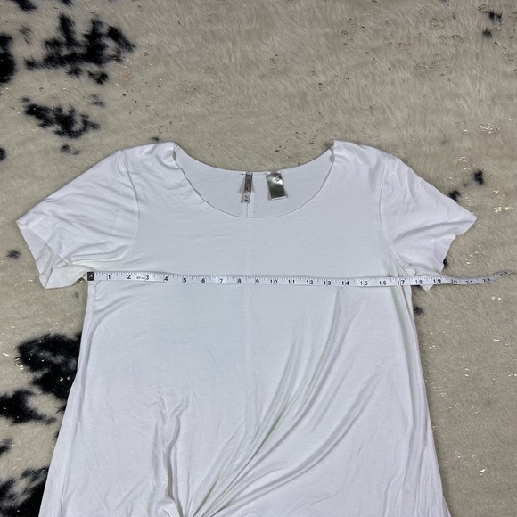 BKE Core Women’s White Flowy Tie Short Sleeve Raw Hem Shirt Blouse Size Medium - Picture 2 of 5